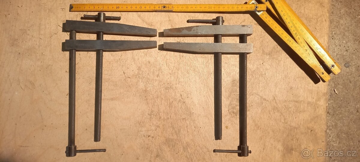 Zámečnická šroubová svěrka