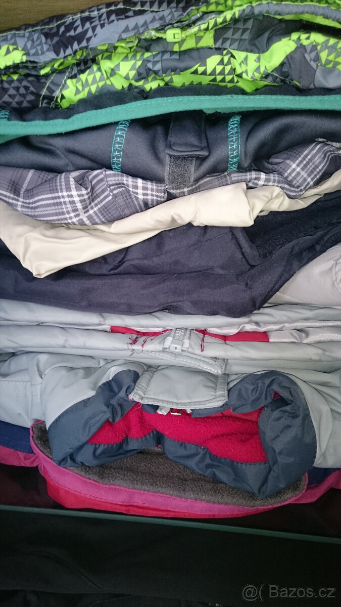 Prodám podzimní vesty a zimní bundy pro dítě ve věku 3-7 let