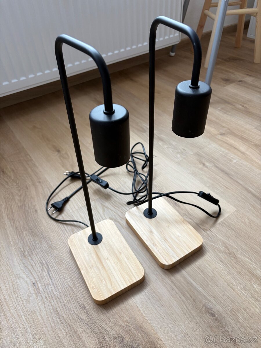 Lampa na noční stolek