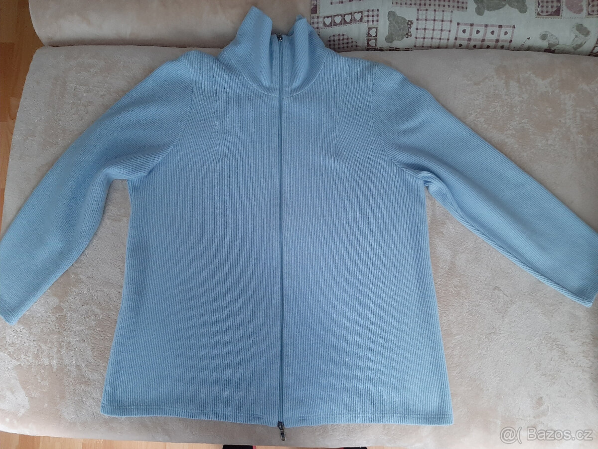 Mikina se stojáčkem