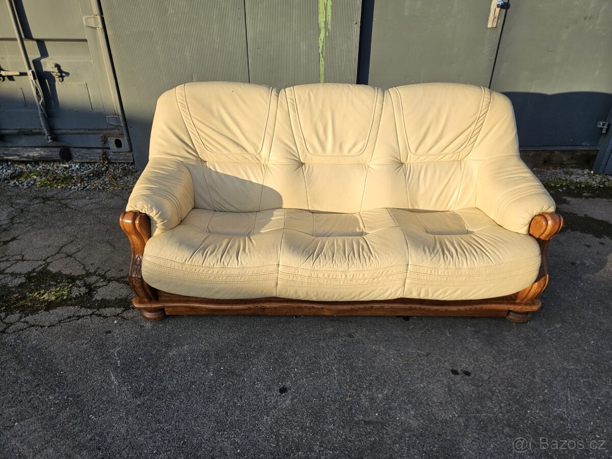 Sedačka kožená, třímístná