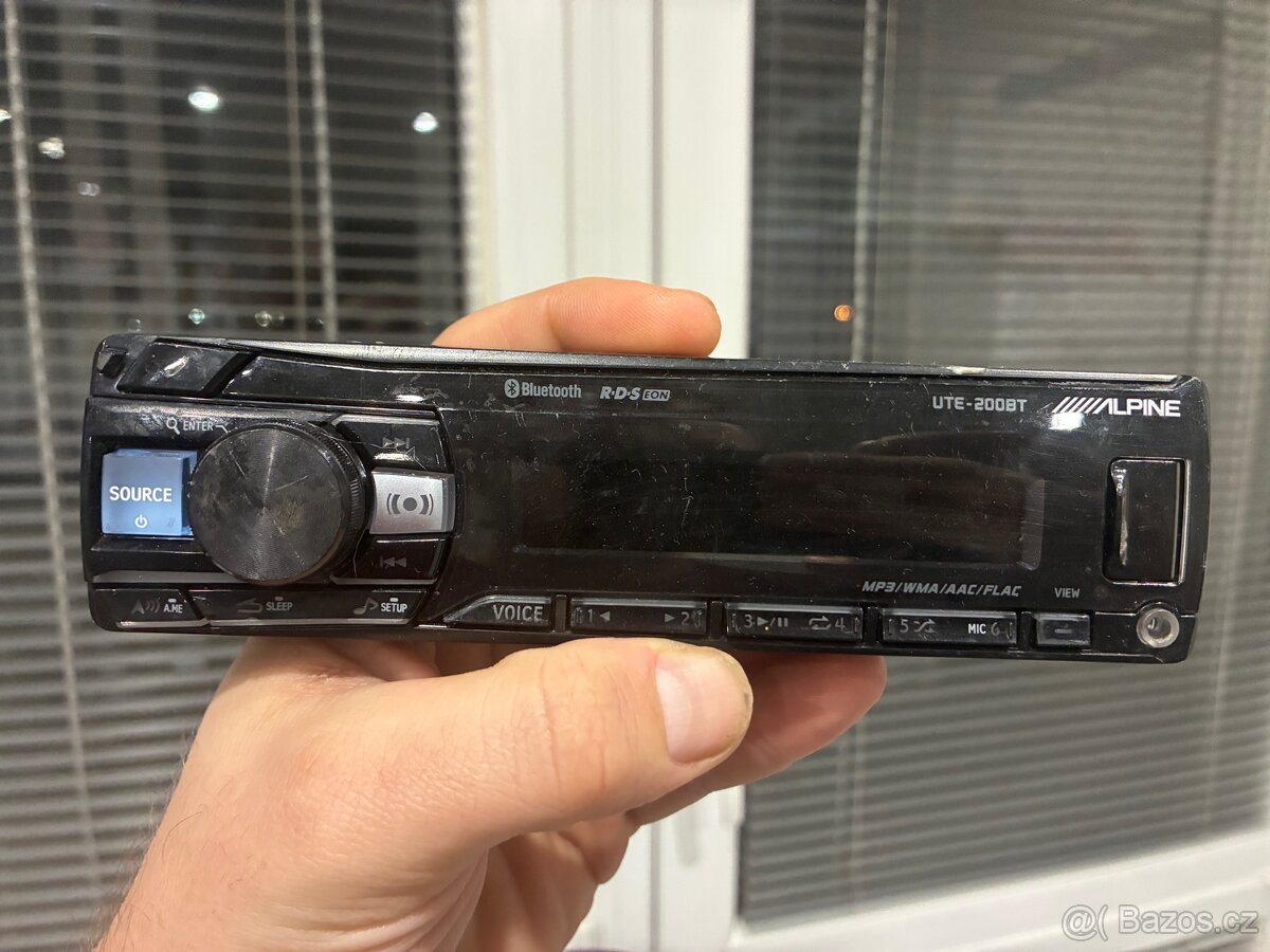 Autorádio UTE-200BT