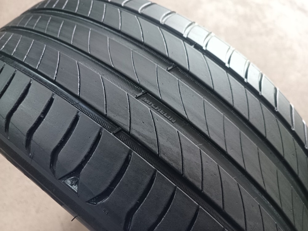 225/55 R17 MICHELIN (3519)