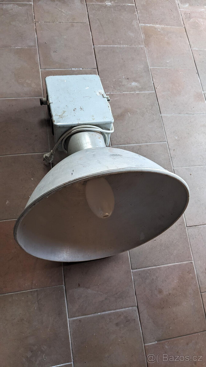Stavební/průmyslová závěsná retro lampa, 230 V