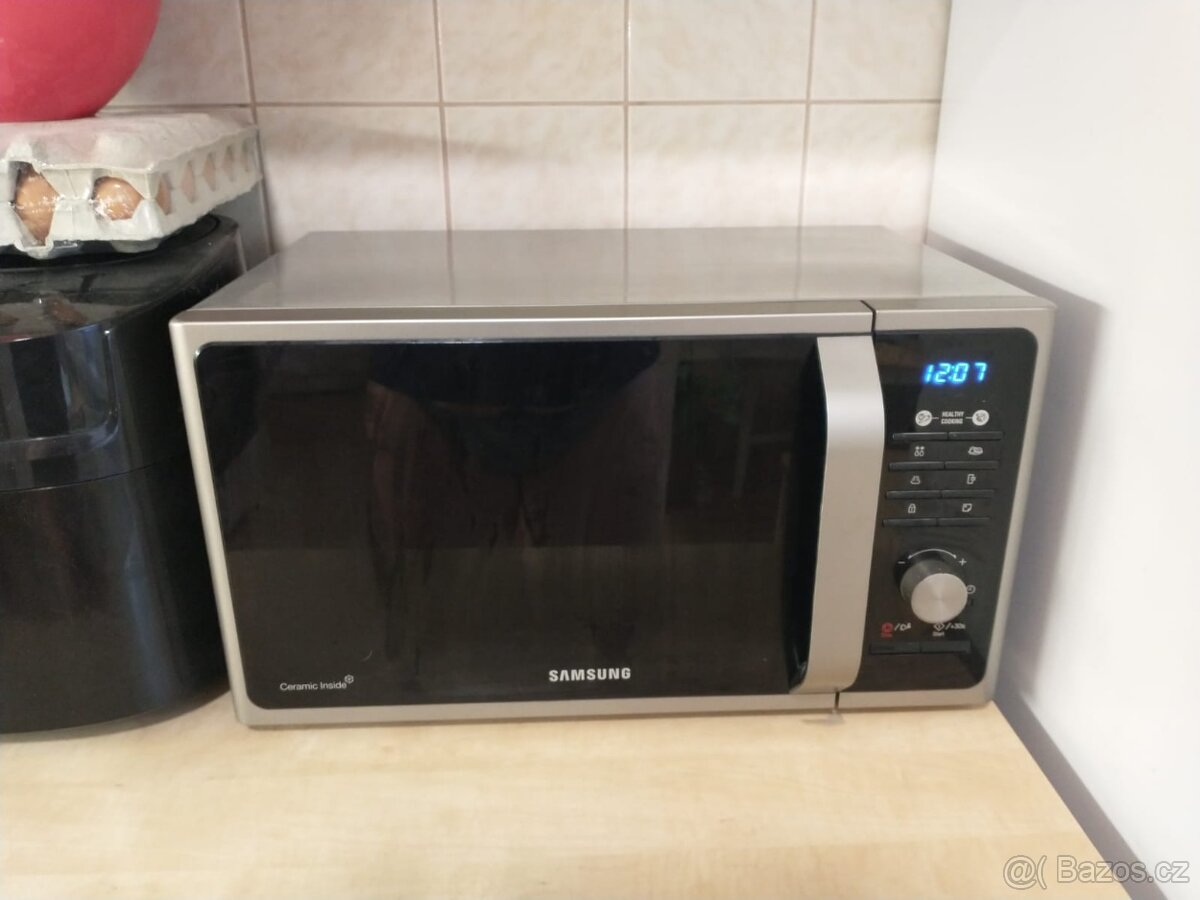 Mikrovlnka Samsung