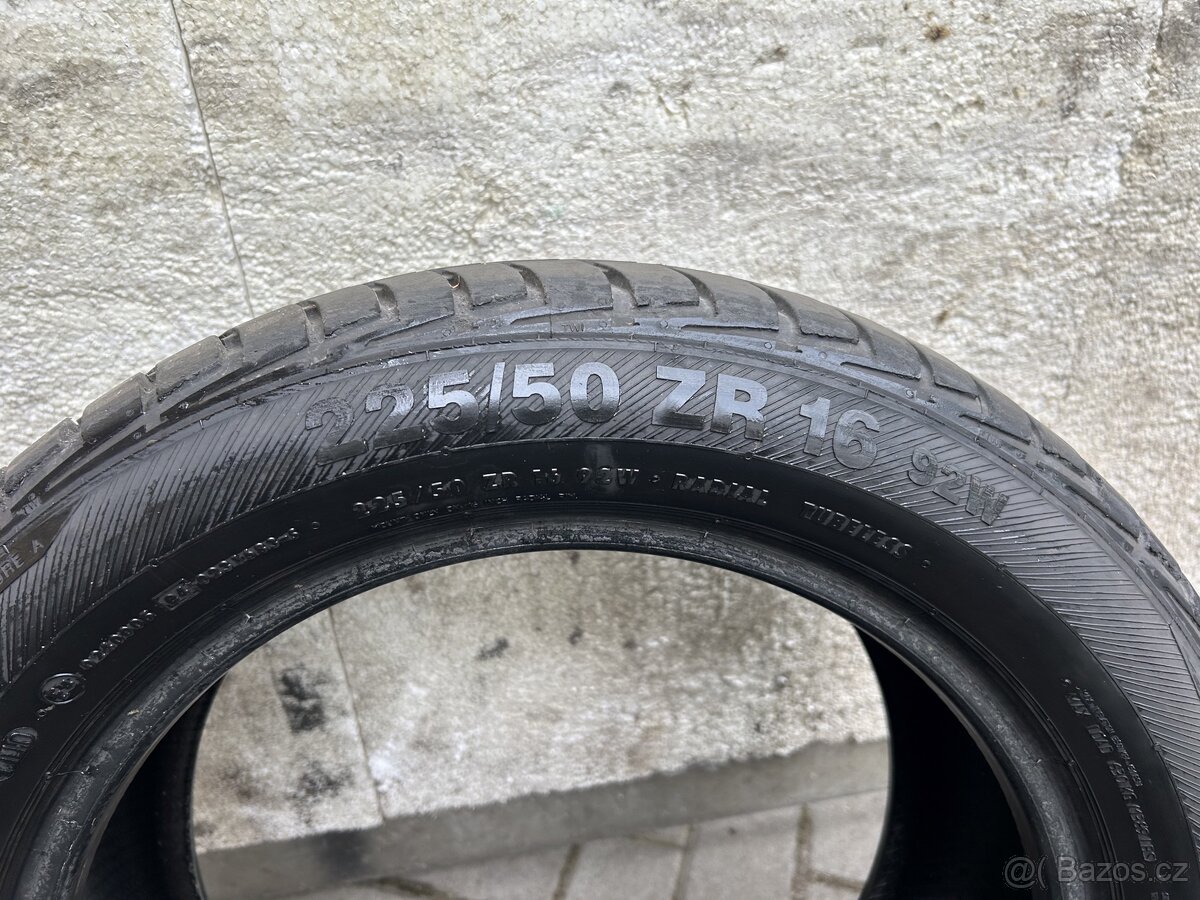 225/50/16 letní prakticky nejete na veteranu