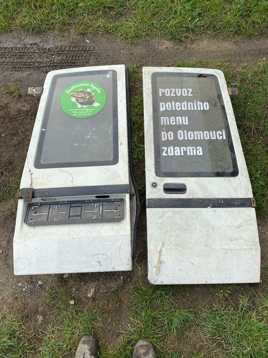 Skoda pick up zadní dvere laminátové