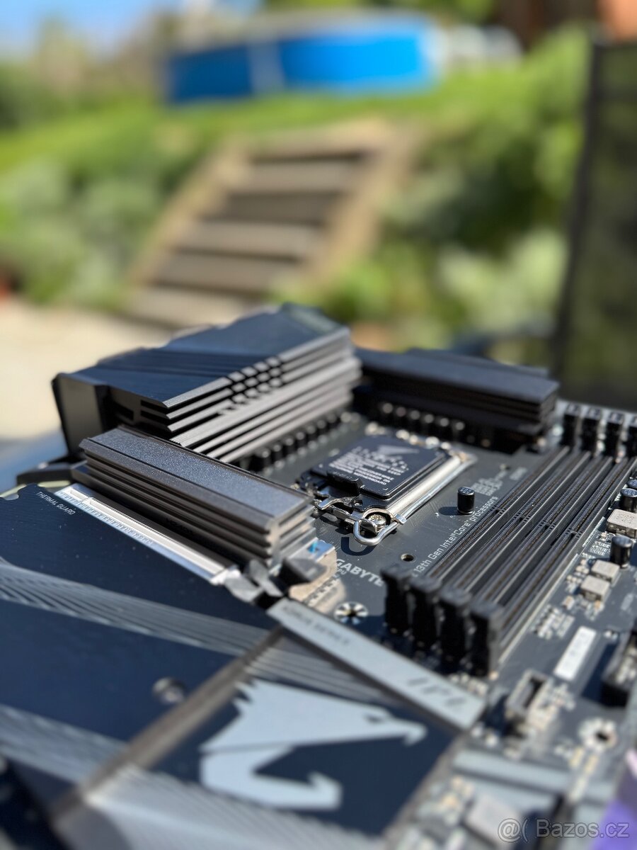 GIGABYTE Z790 AORUS ELITE AX