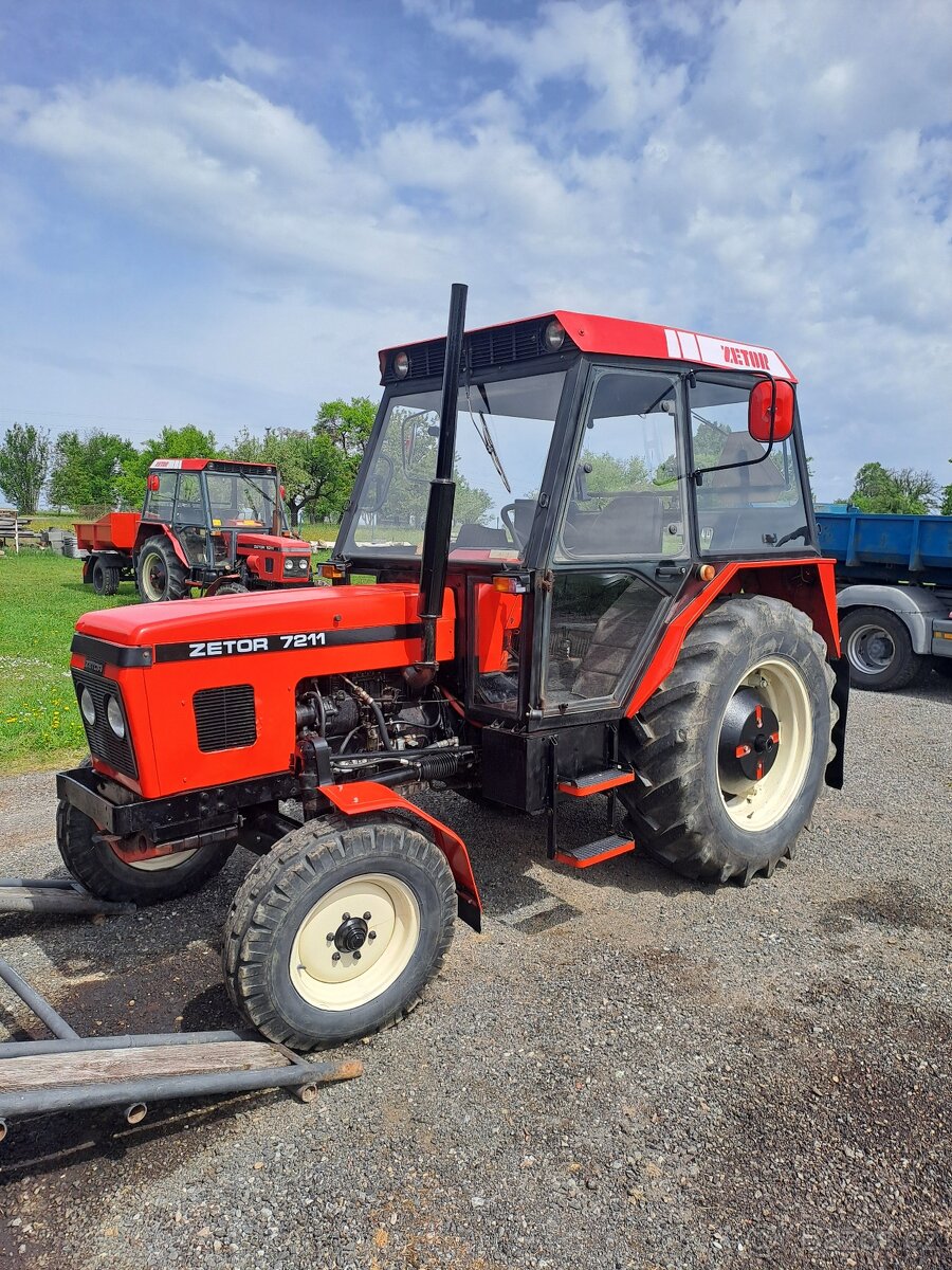 Traktor Zetor 7211