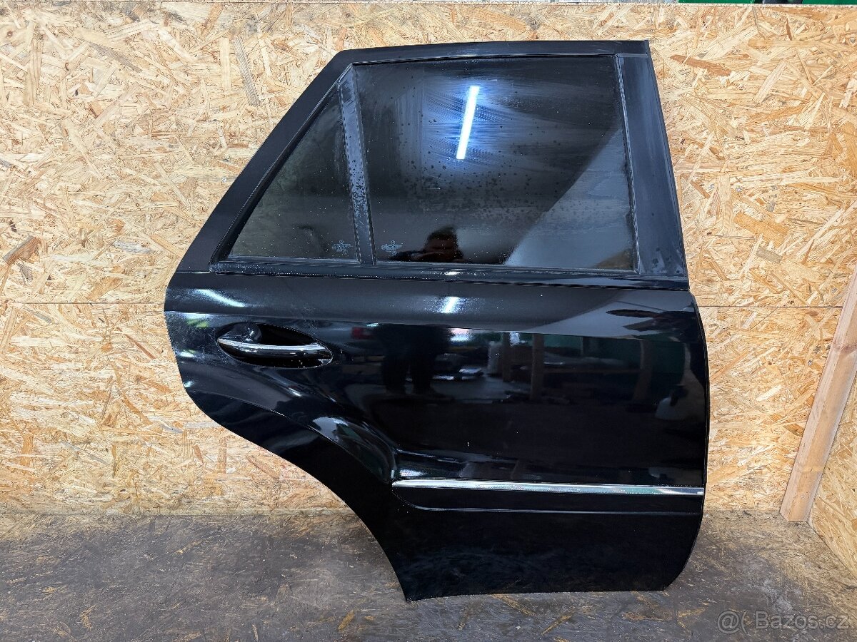 NASTROJENÉ PRAVÉ ZADNÍ DVEŘE MERCEDES W164 C197
