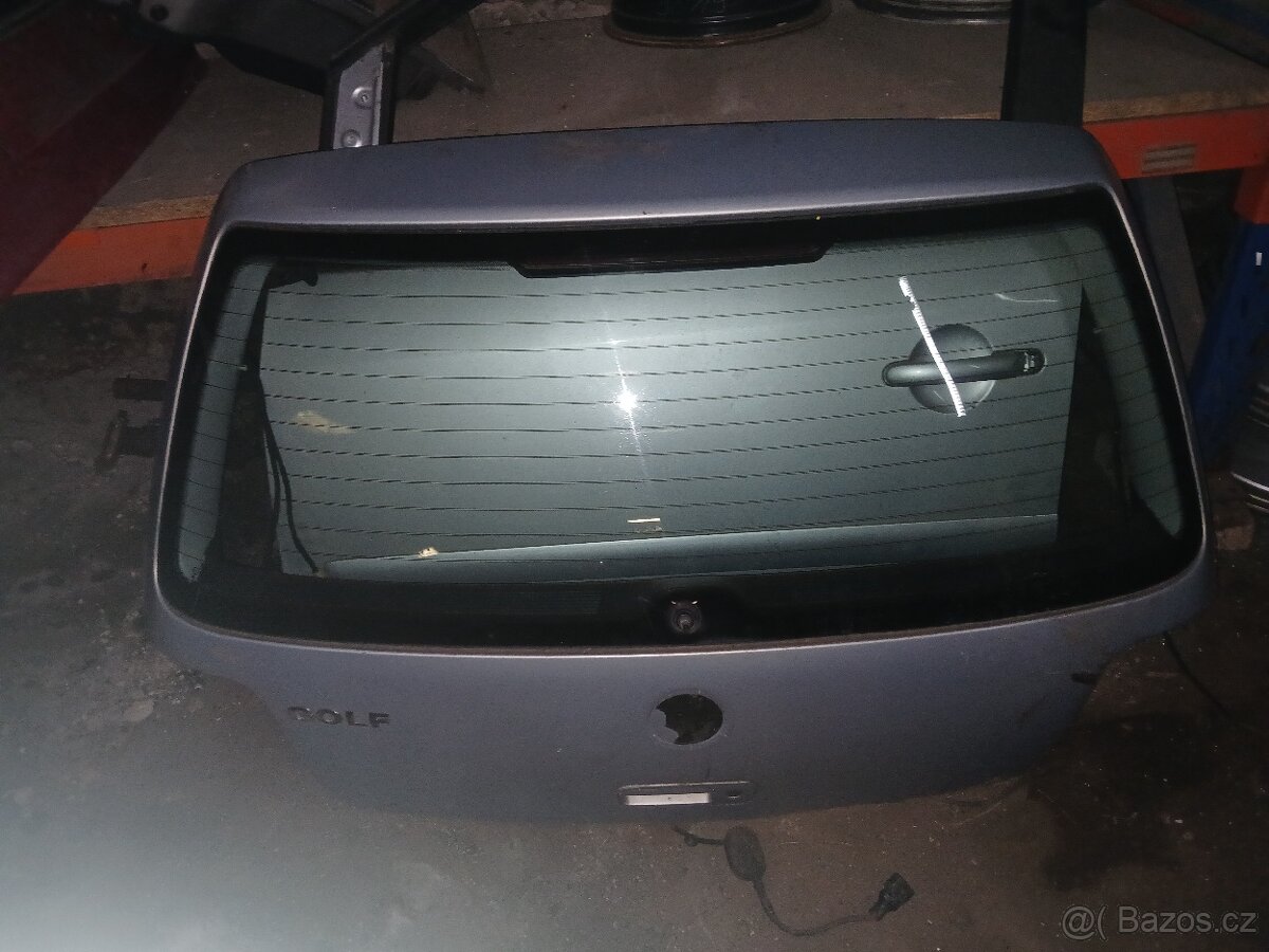 Vw Golf 4 hatchback zadní pětky stříbrné