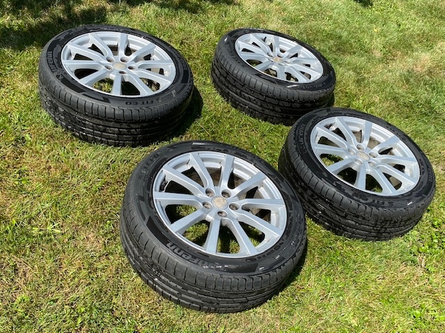 Orig Subaru 17" disky s novými pneu 215/50