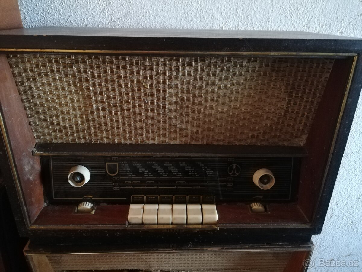 Staré rádio Tesla