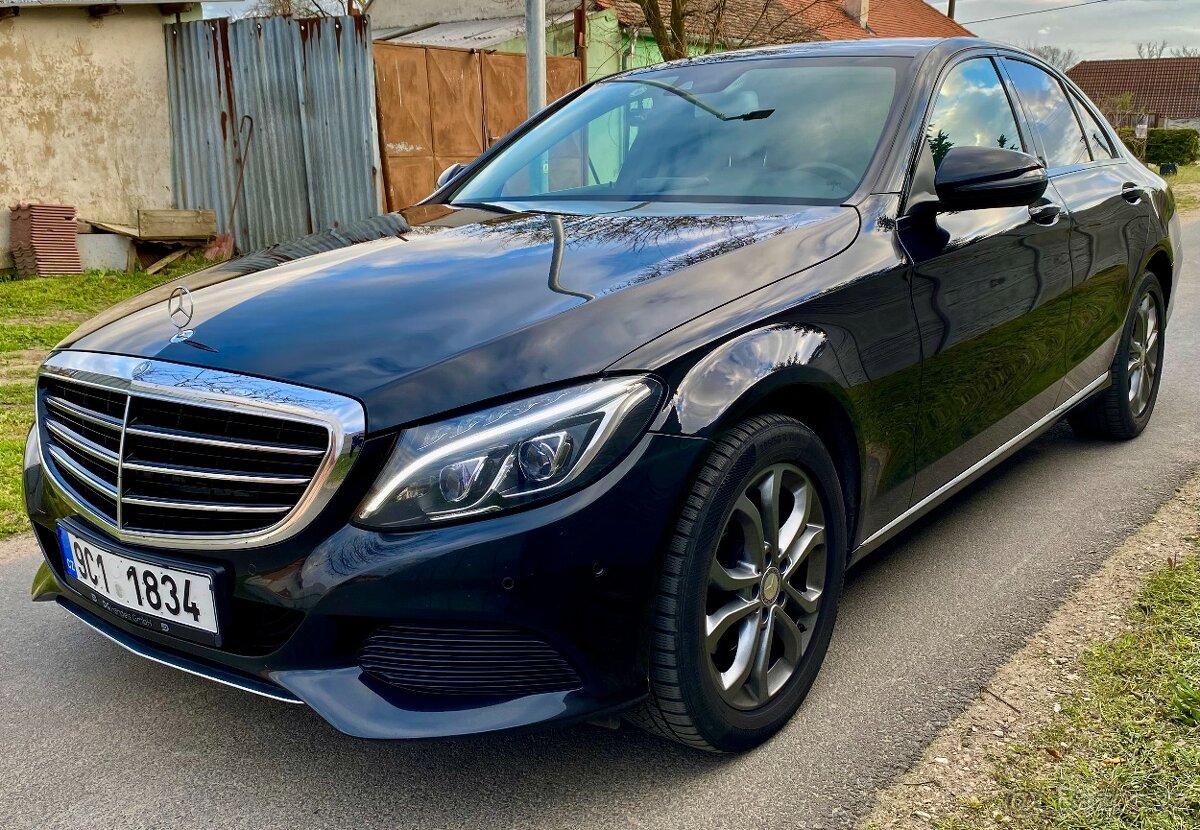 Mercedes-Benz C 220D - Manuál - Nebouraný - LZE ODEČÍST DPH