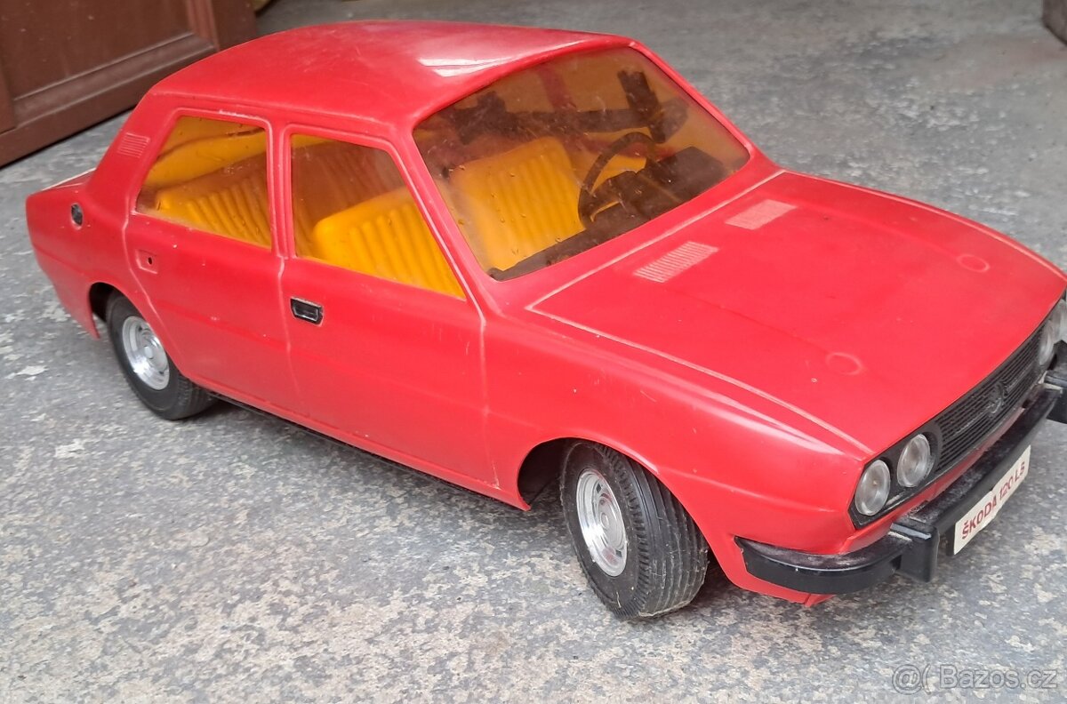 Škoda 120LS retro hračka