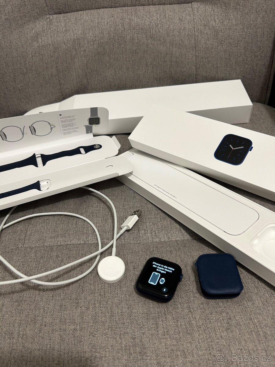 Apple Watch 6 44mm Modré