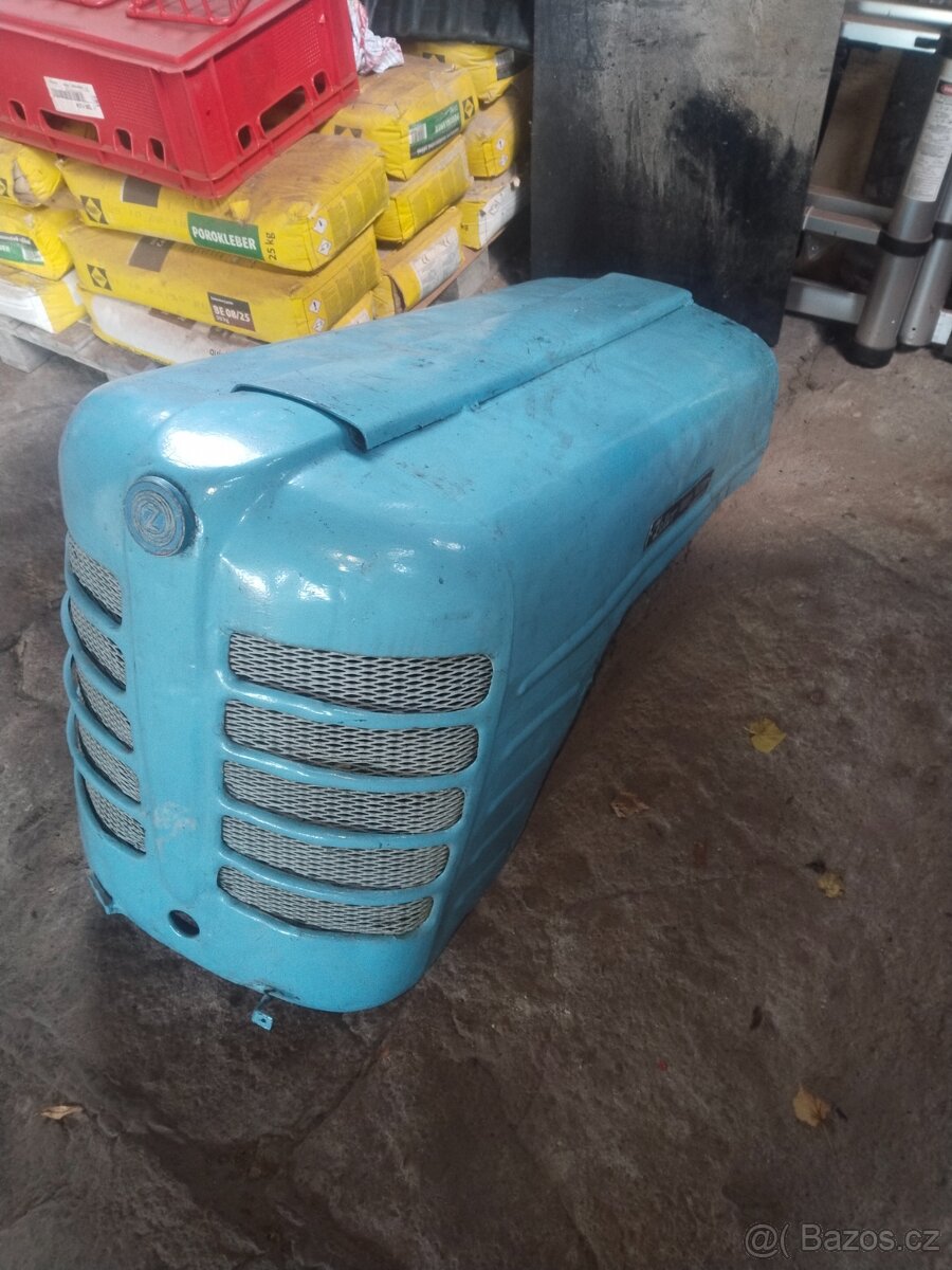 Zetor URI  kabina Slovenska kapota 4011