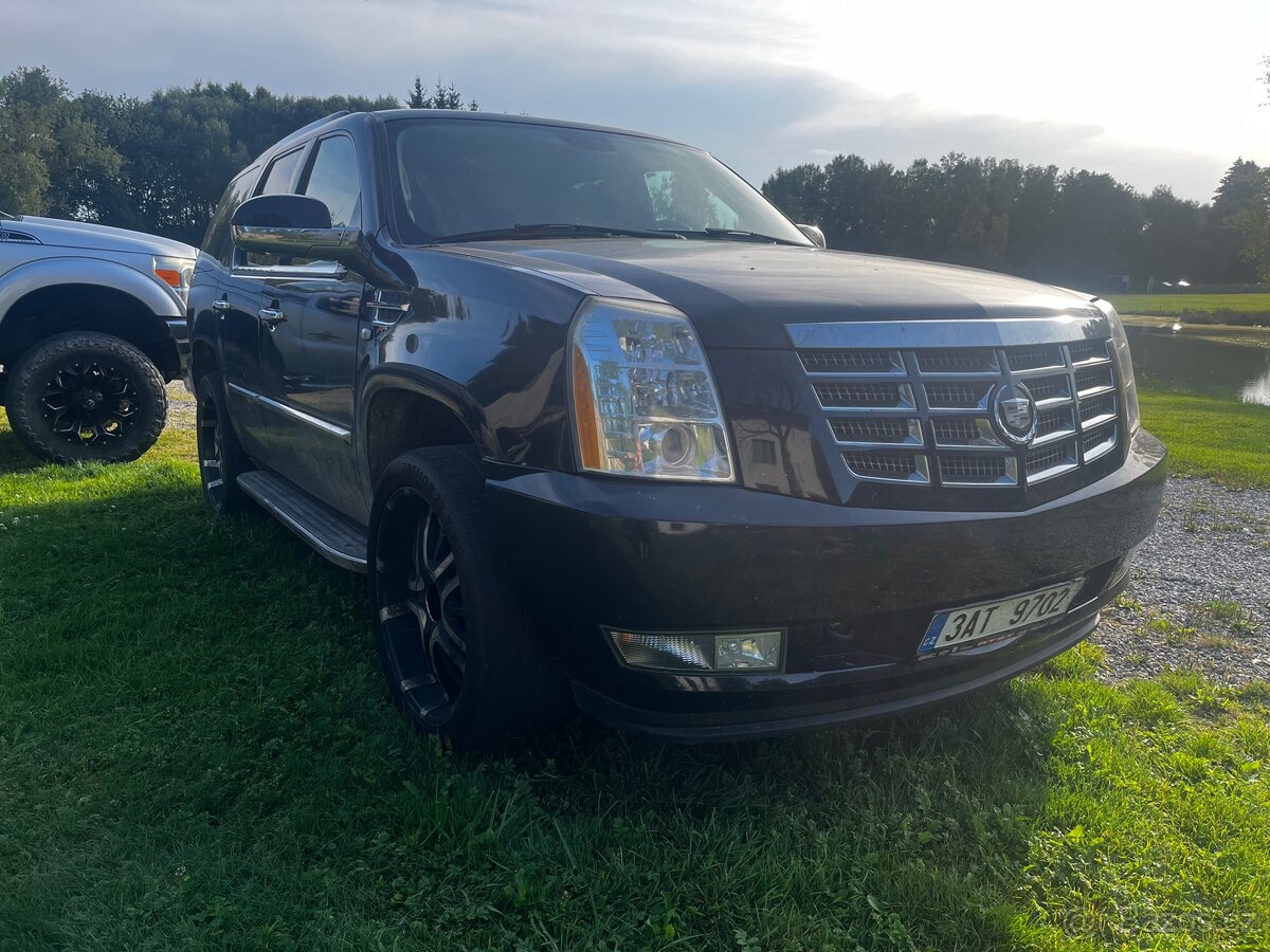 Cadillac escalade III