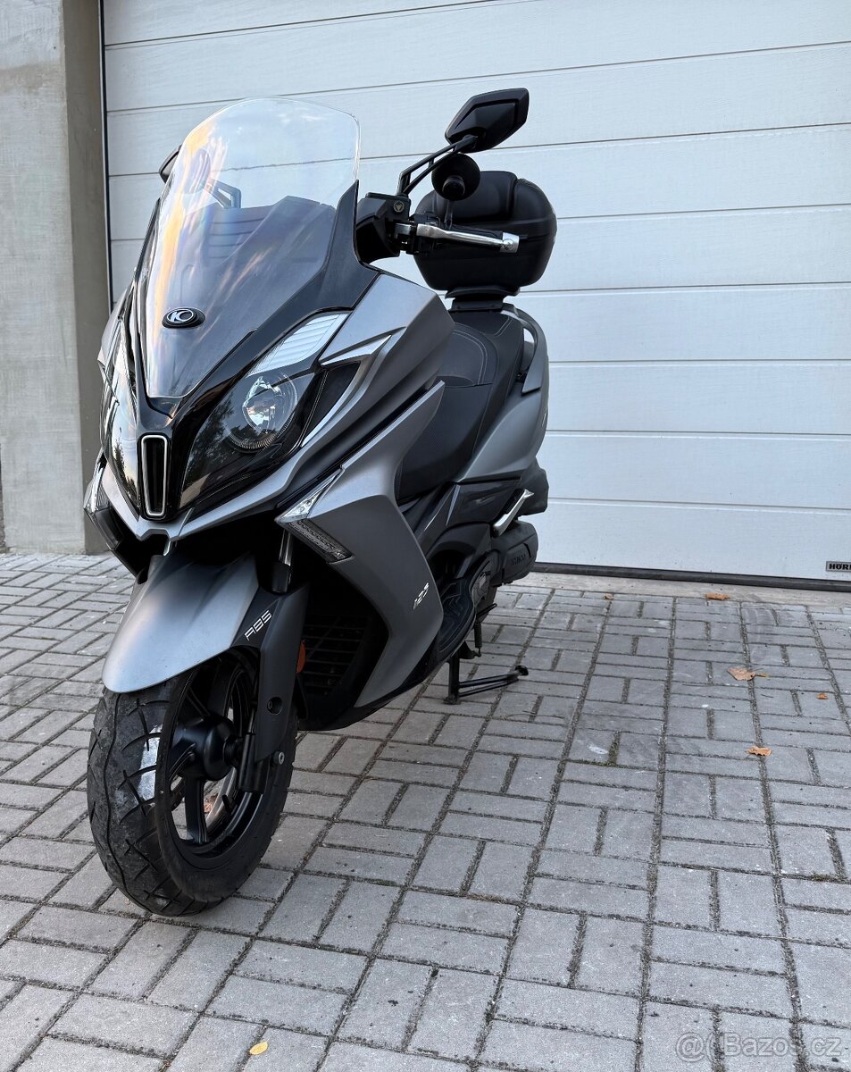 Kymco New Downtown 125i, ABS, Navi, Cz doklady
