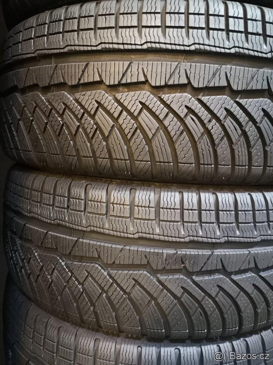 215/45 r18 215/45/18