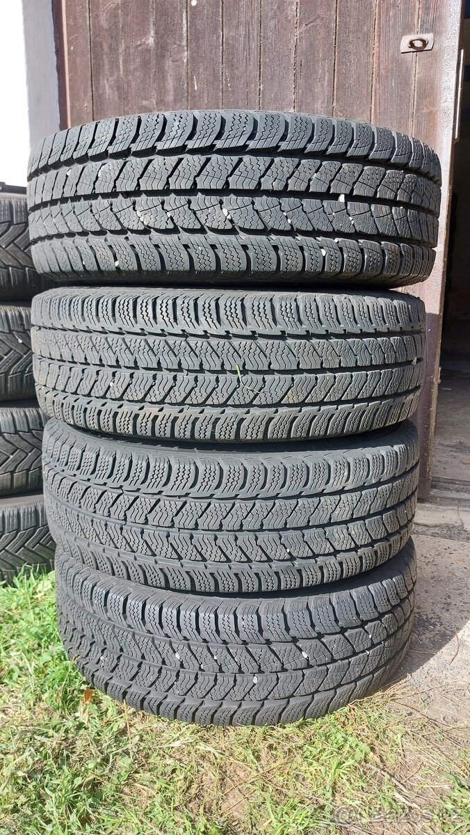 Kola zimní 16", VW T5 T6, rozteč 5x120mm, pneu 205/65/16C