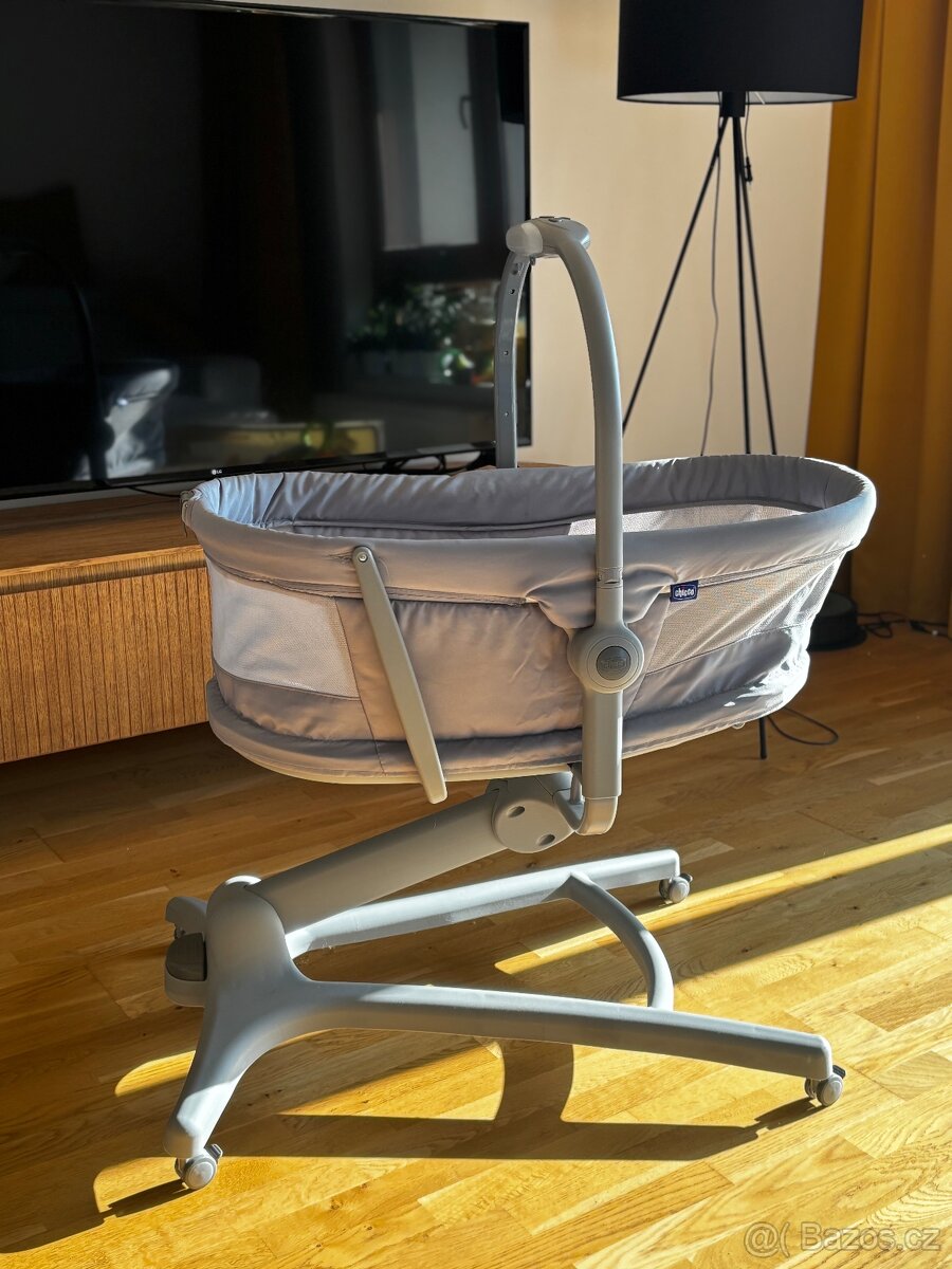 Chicco Hug Postýlka 4v1