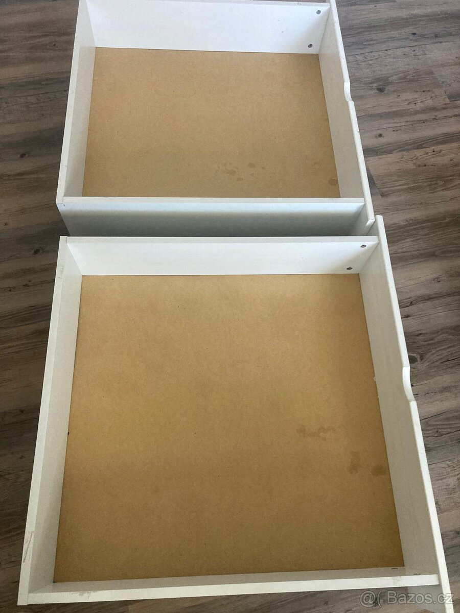 Dětská třílůžková postel s úložným prostorem