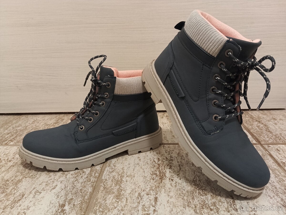 Dámské kotníkové boty Loap vel.38