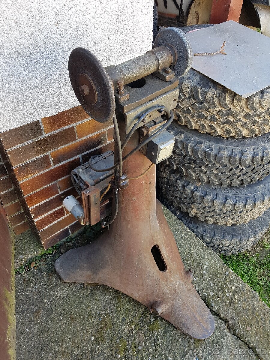 Průmyslová stojací bruska