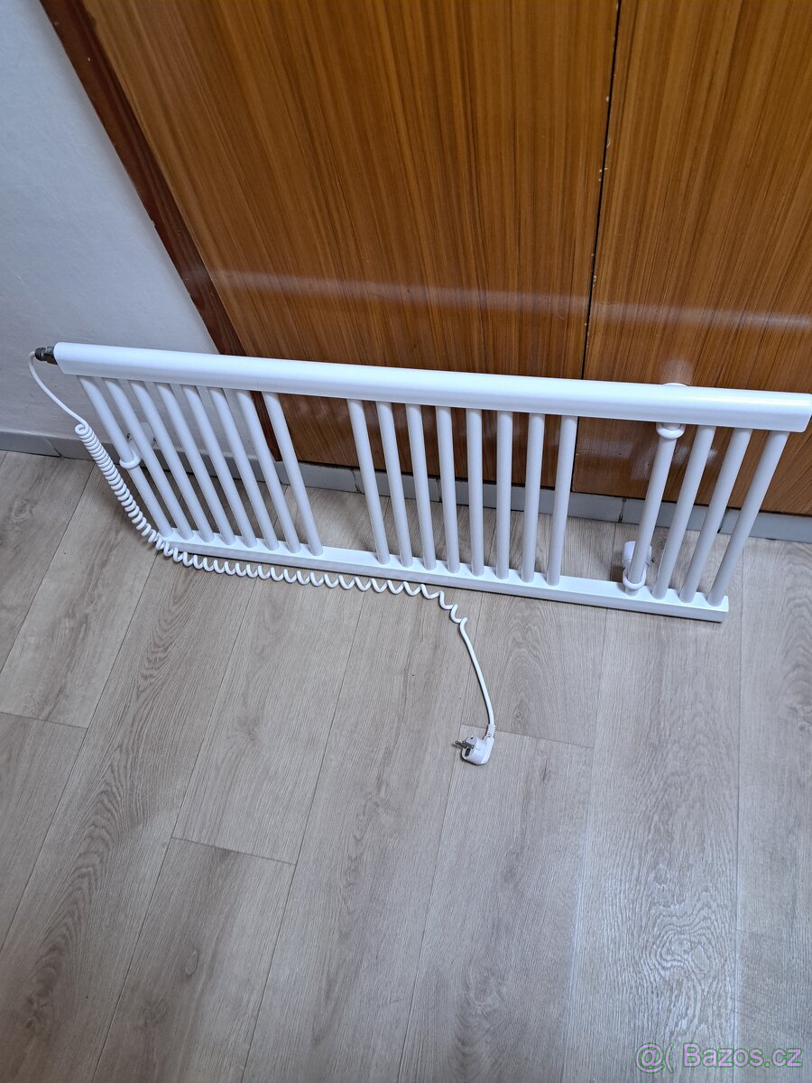 Otopný elektrický radiator 100x46x8