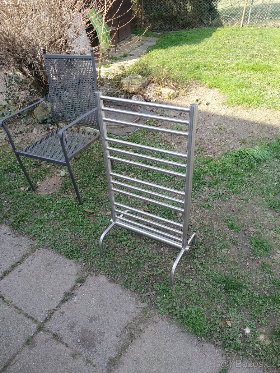 Žebřinový průtokový sušák na ručníky-radiátor. Nerez, INOX