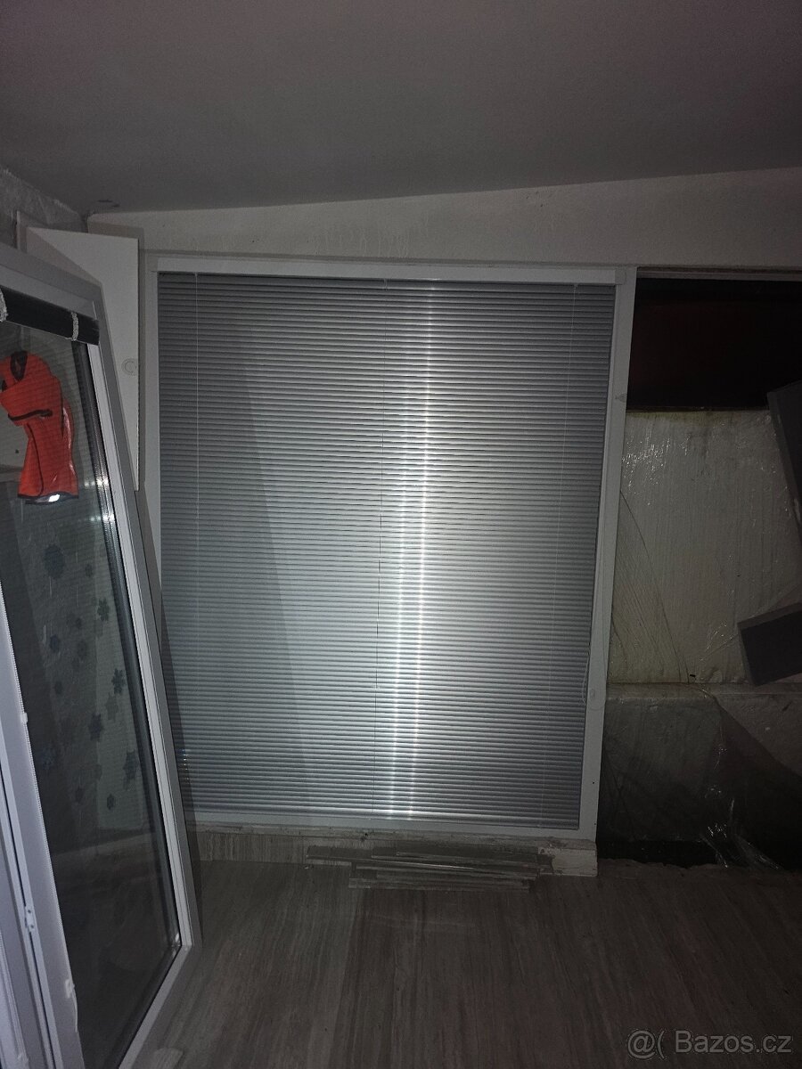 Balkónové dveře, pevný fix