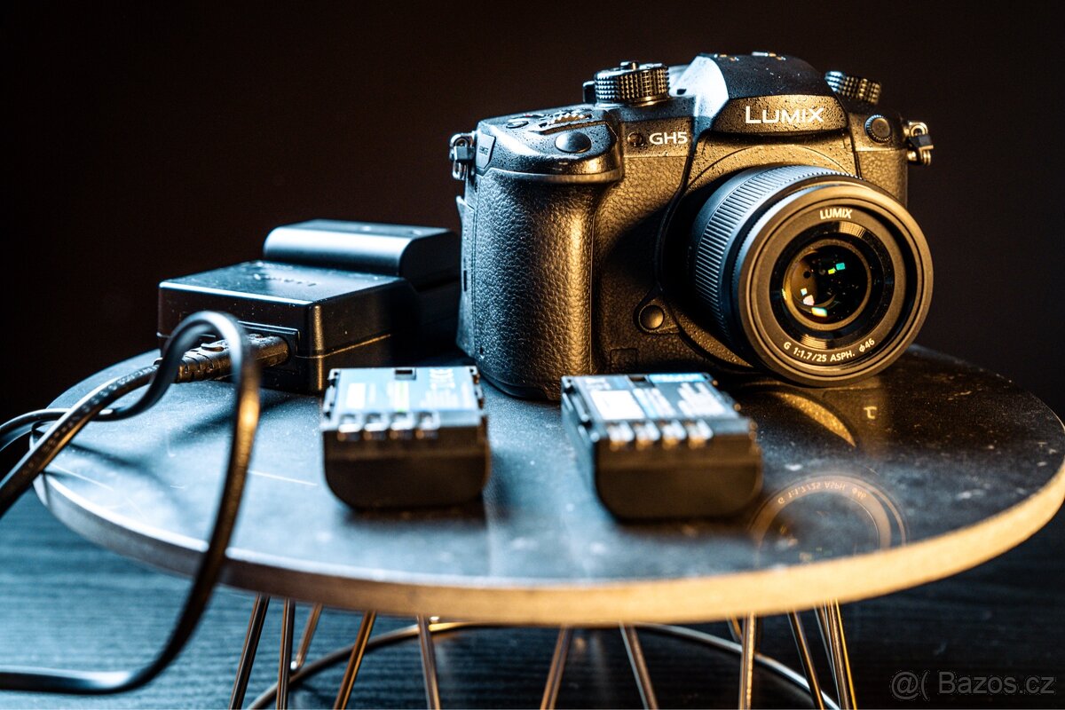 Panasonic GH5 s přislušenstvím