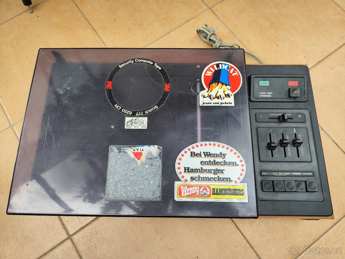 Gramofon Tesla NZC 150