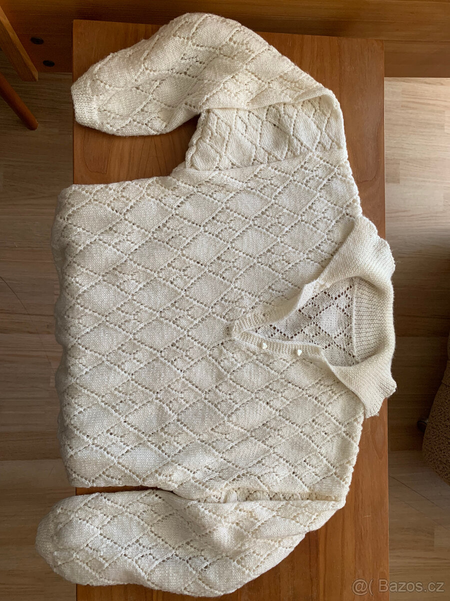 Prodám různé, ručně pletené svetry