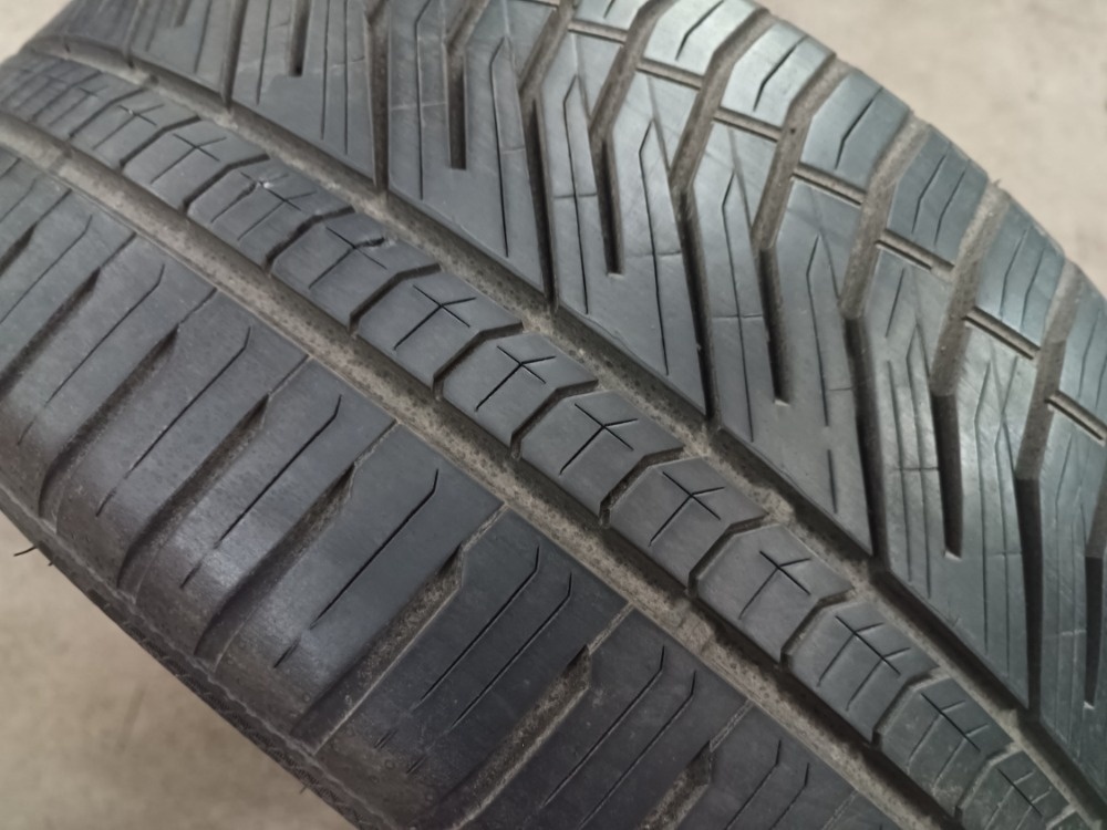 245/40 R18 FALKEN (3924)