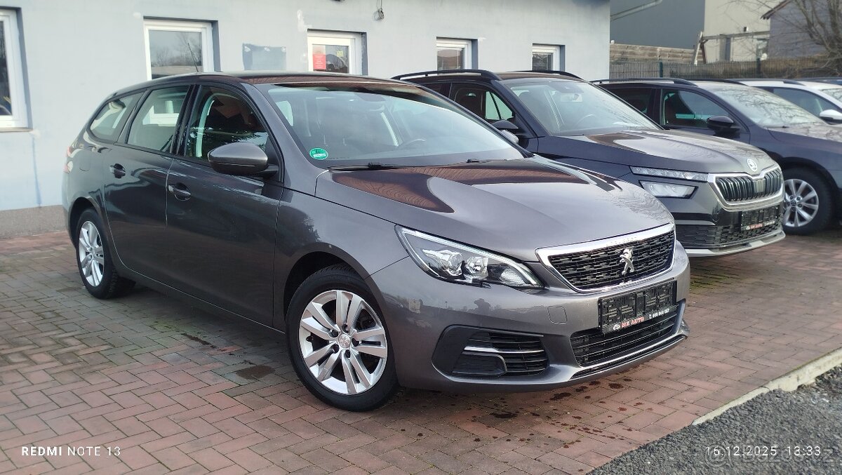 Peugeot 308 kombi 1.2 benzín, 2020