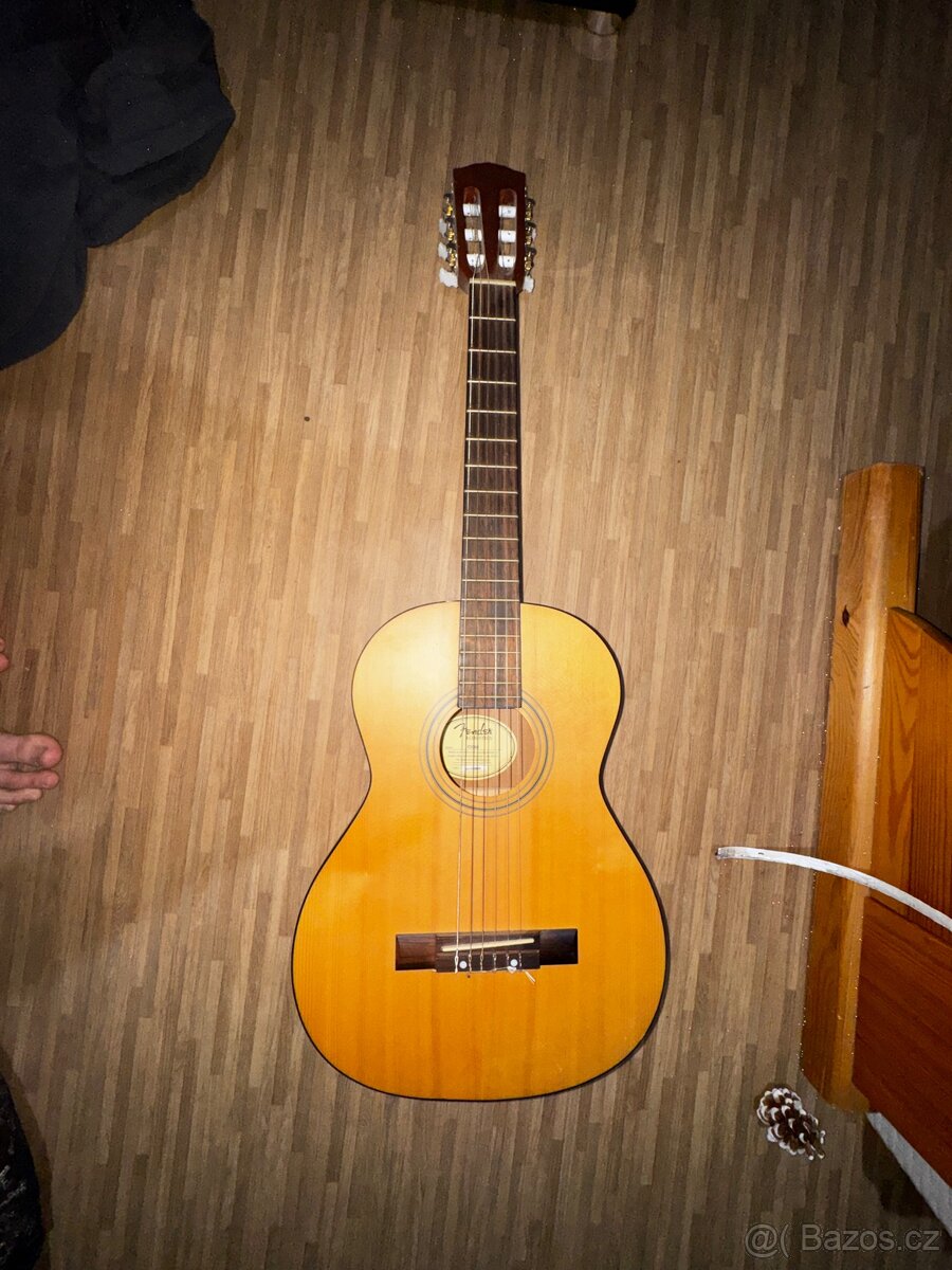 Fender kytara malá