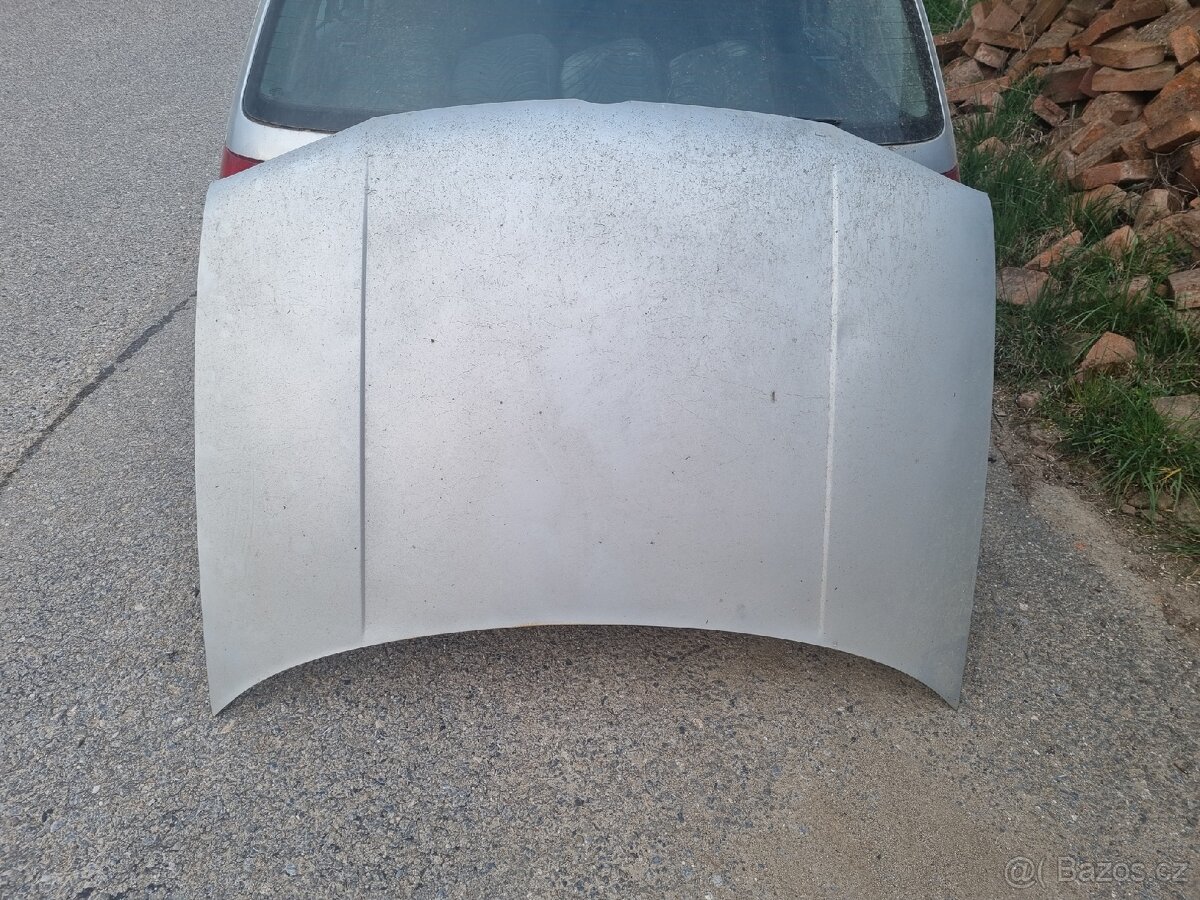 Kapota vw golf IV