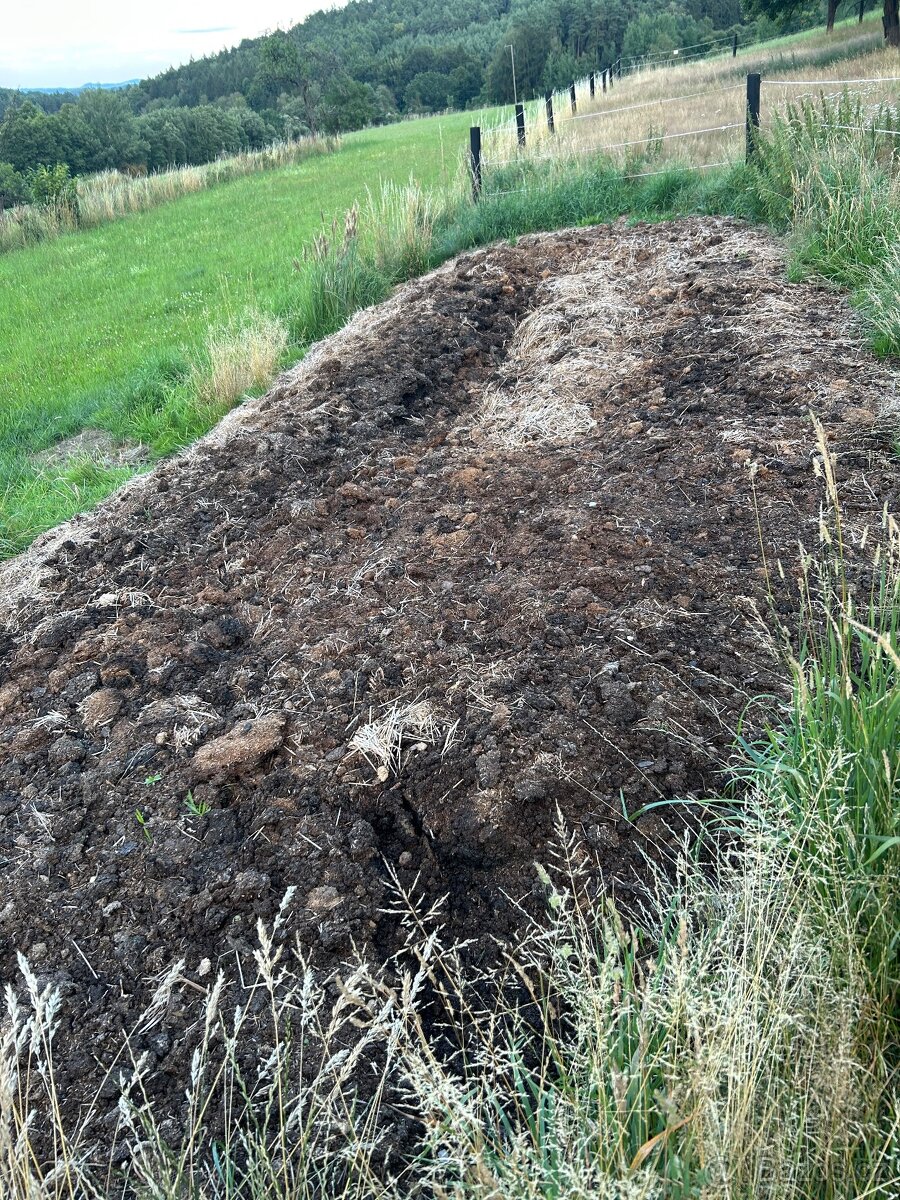 Koňský hnůj