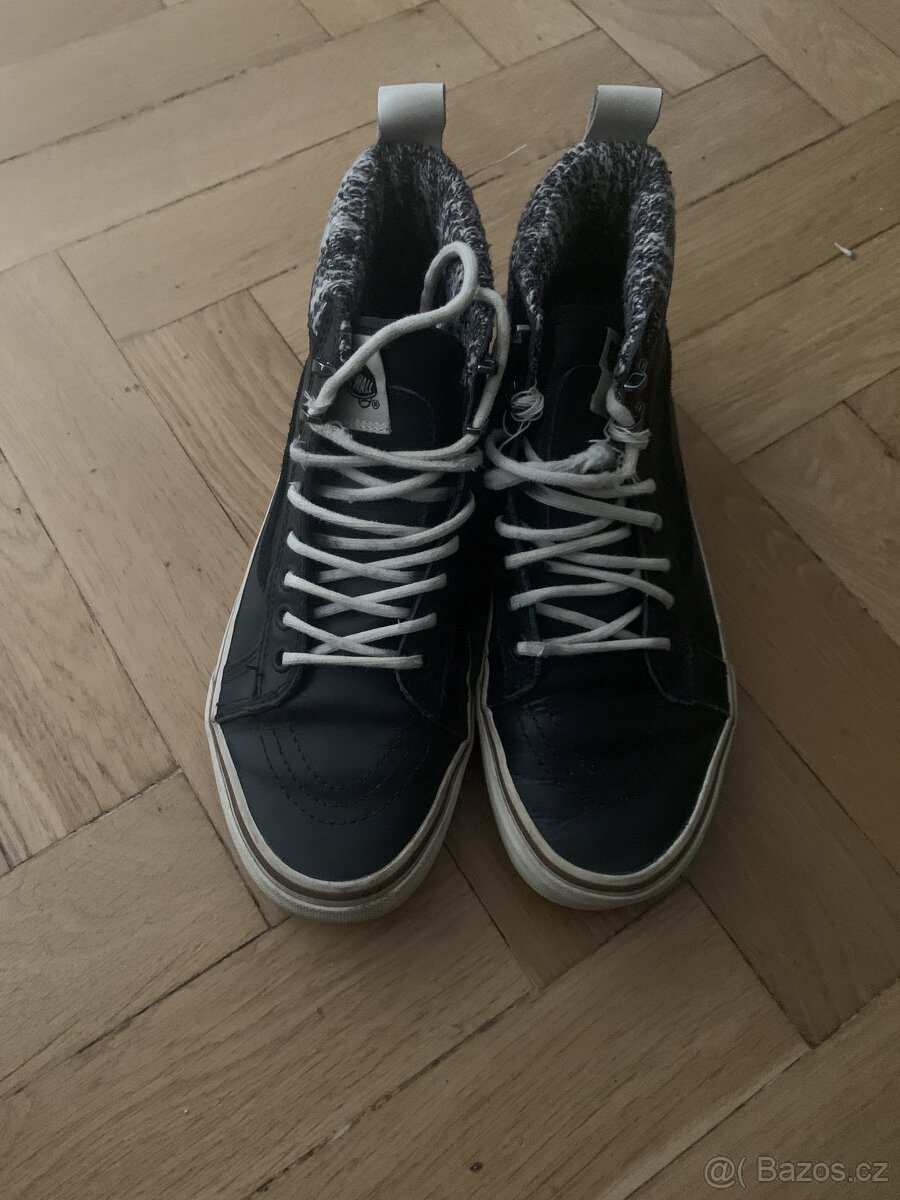 kotníčkové zimní boty zn. vans