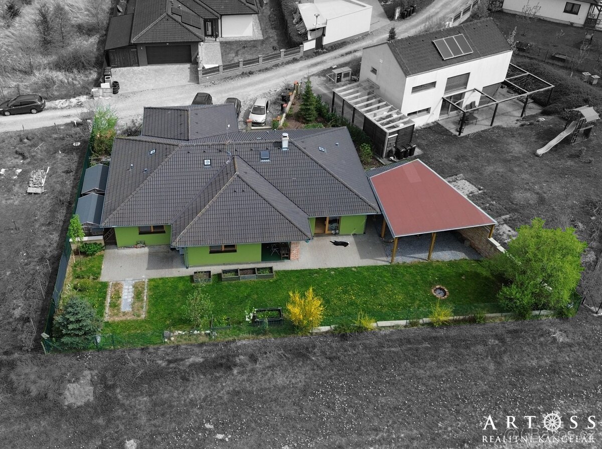 Prodej bungalovu 4+kk s dvojgaráží, Březina, okres Brno-venk