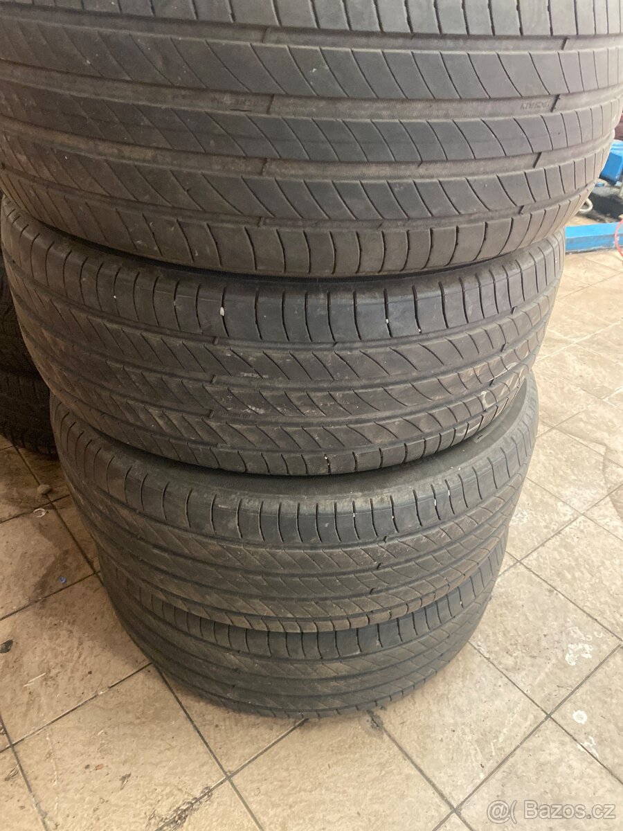 Pneu 205 55 r17