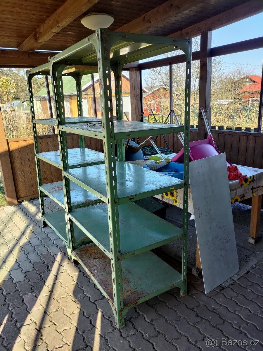 Regál
