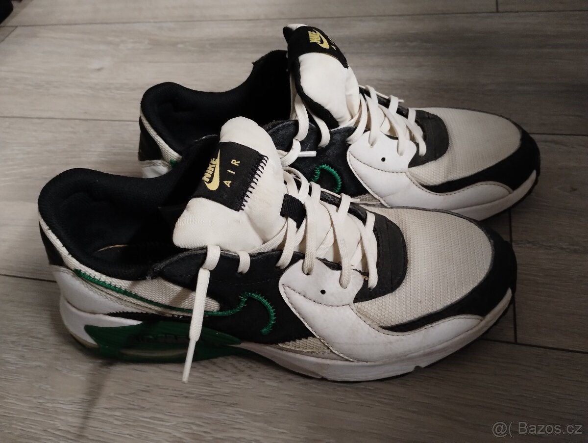 NIKE AIR MAX