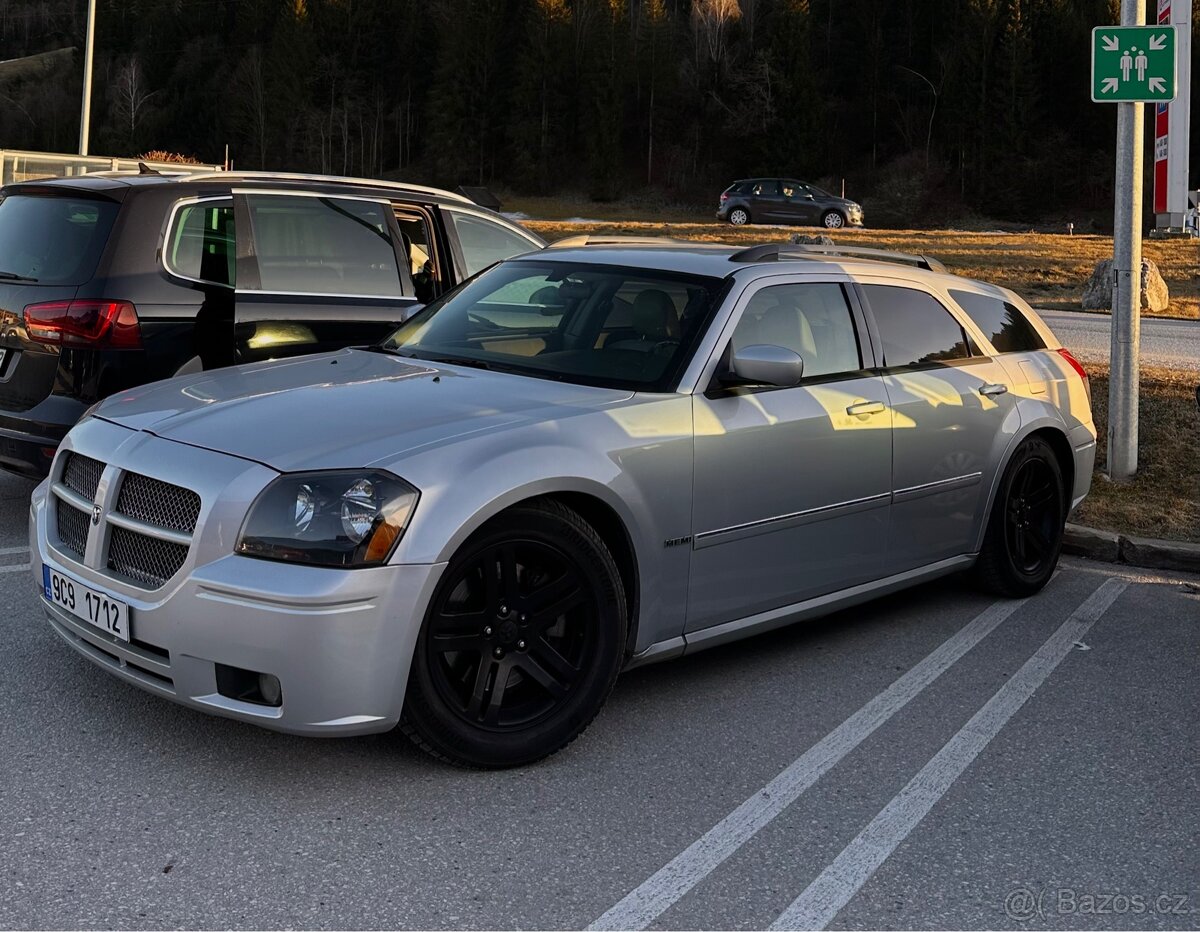 Dodge Magnum r/t V8 5,7L (na opravu/díly)