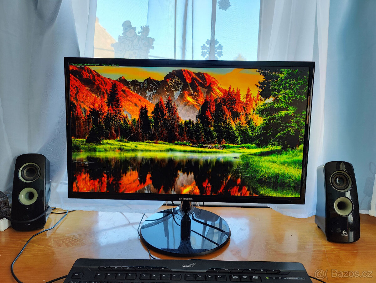 Ultratenký LED monitor 27" SAMSUNG, Full HD