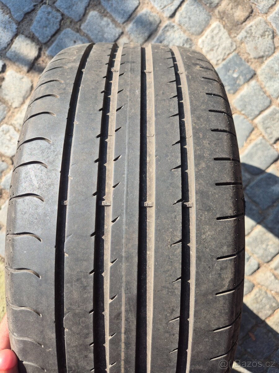 Pneu letni 225/45 R17