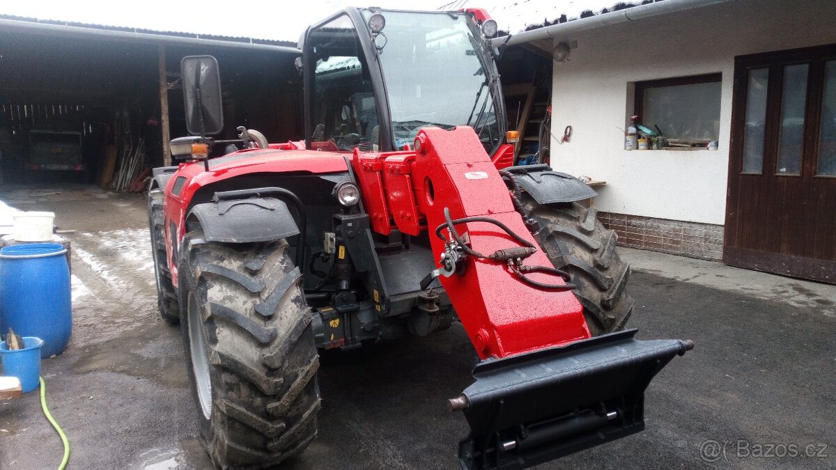 Teleskopický nakladač traktor