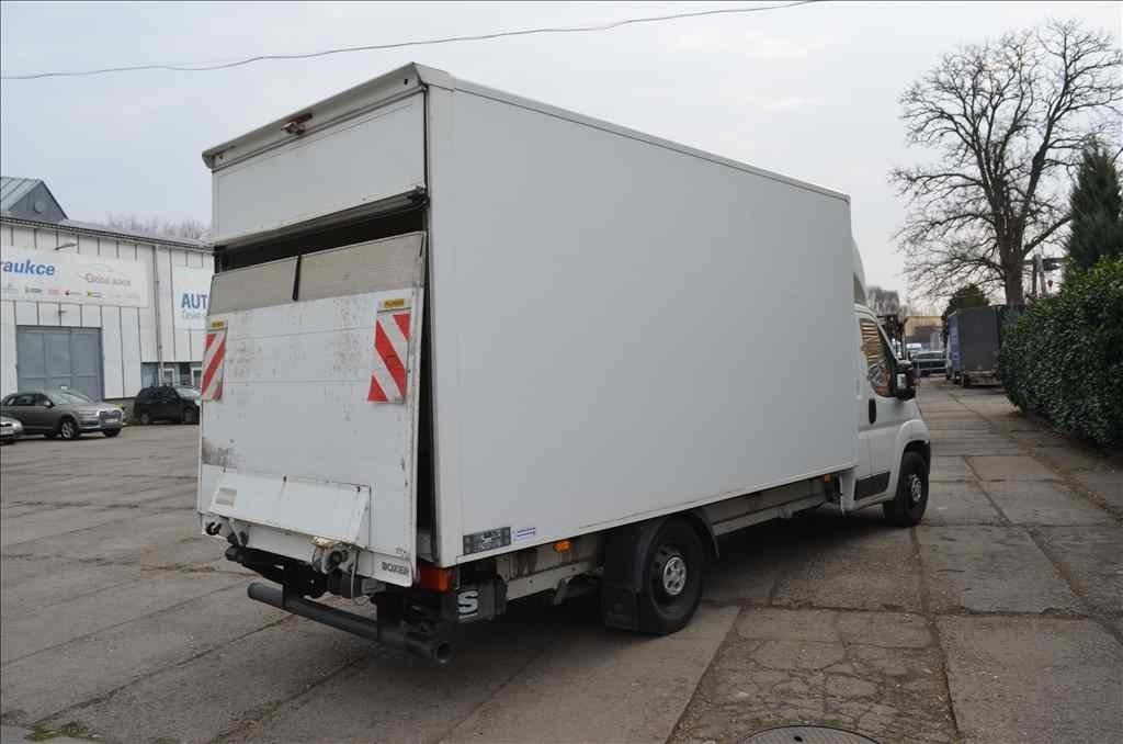 Nástavba skříňová hydraulické čelo.